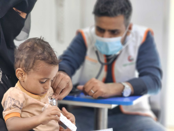 aster doctor checking patient image